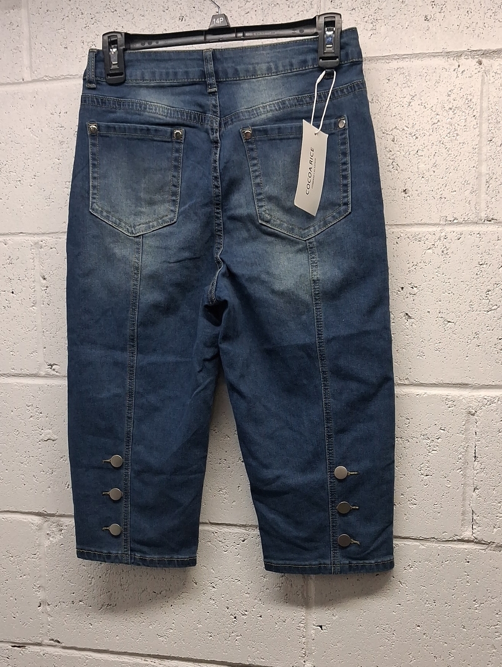 NWT Womens Cocoa Rice Denim Capri Pants Size Medium